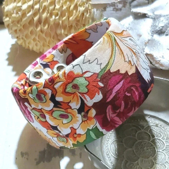 Vintage Y2K Flowers Organic Cotton Fabric Covered Wide Bangle Bracelet - Picture 4 of 8